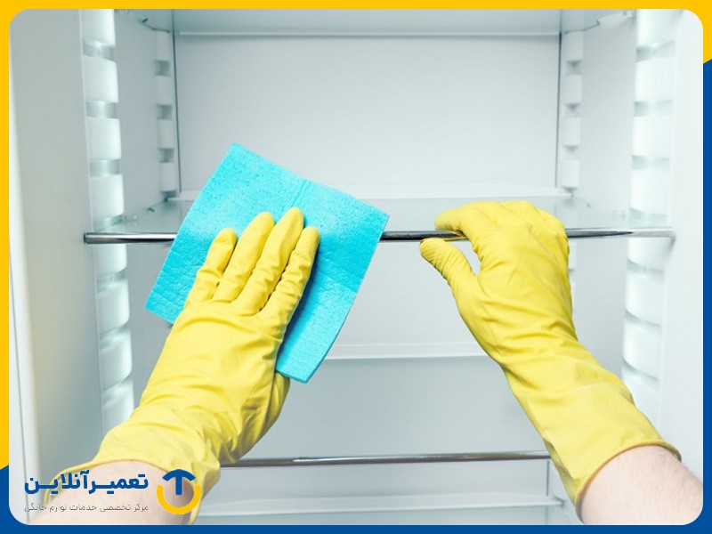 تمیز کردن یخچال برای رفع بوی بد 