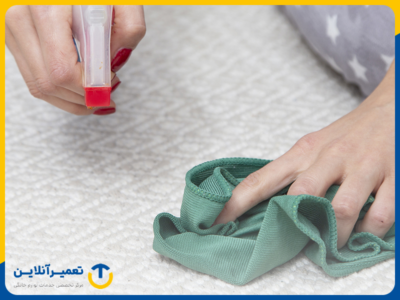 تمیز کردن روفرشی با دستمال